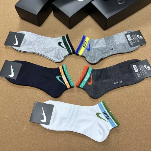 Cheap Nike Socks #1332492 Replica Wholesale [$25.00 USD] [ITEM#1332492] on Replica Nike Socks