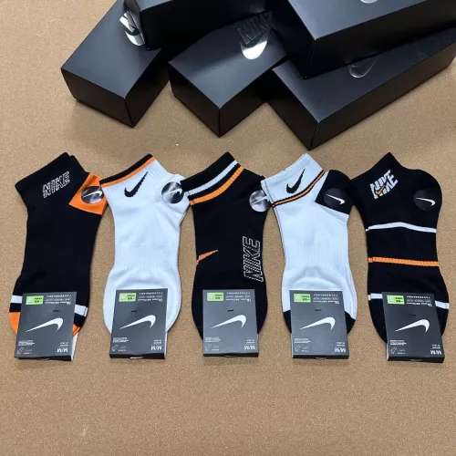 Cheap Nike Socks #1332493 Replica Wholesale [$25.00 USD] [ITEM#1332493] on Replica Nike Socks