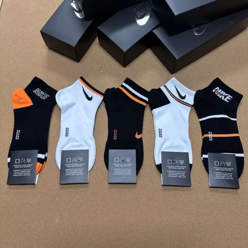 Cheap Nike Socks #1332493 Replica Wholesale [$25.00 USD] [ITEM#1332493] on Replica Nike Socks