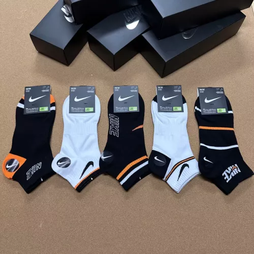 Cheap Nike Socks #1332493 Replica Wholesale [$25.00 USD] [ITEM#1332493] on Replica Nike Socks