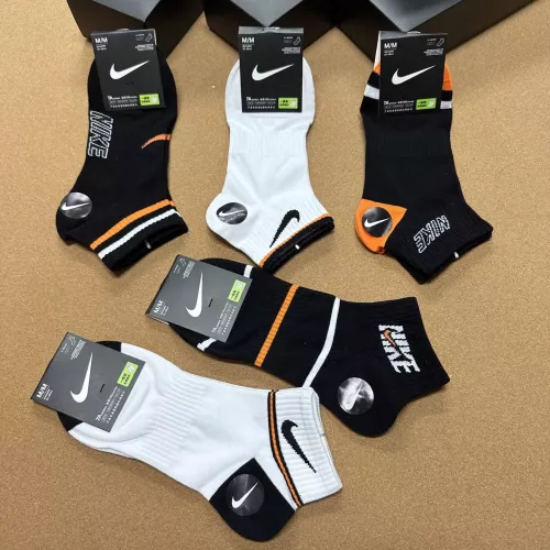 Cheap Nike Socks #1332493 Replica Wholesale [$25.00 USD] [ITEM#1332493] on Replica Nike Socks