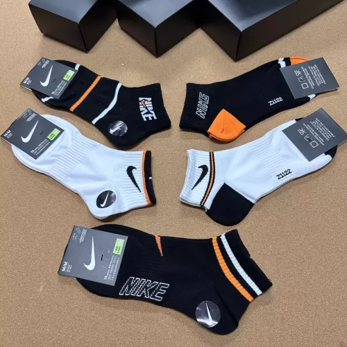 Cheap Nike Socks #1332493 Replica Wholesale [$25.00 USD] [ITEM#1332493] on Replica Nike Socks