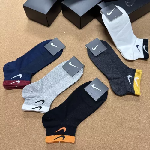 Cheap Nike Socks #1332494 Replica Wholesale [$25.00 USD] [ITEM#1332494] on Replica Nike Socks