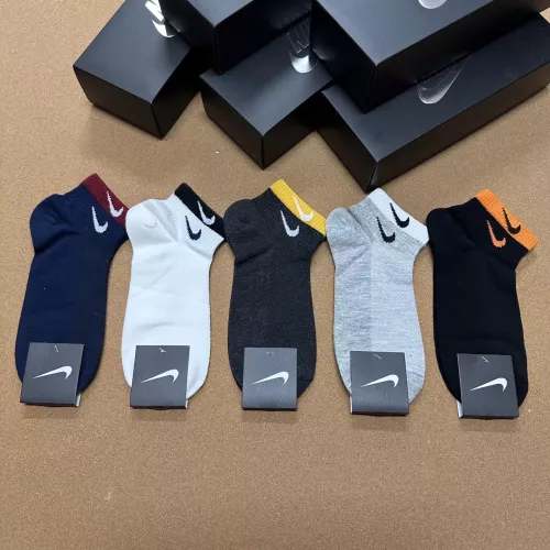 Cheap Nike Socks #1332494 Replica Wholesale [$25.00 USD] [ITEM#1332494] on Replica Nike Socks