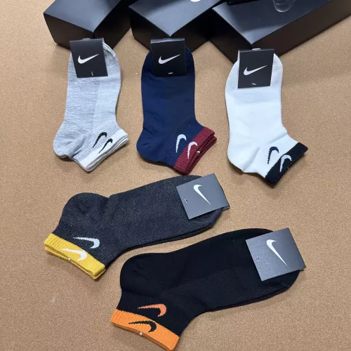 Cheap Nike Socks #1332494 Replica Wholesale [$25.00 USD] [ITEM#1332494] on Replica Nike Socks