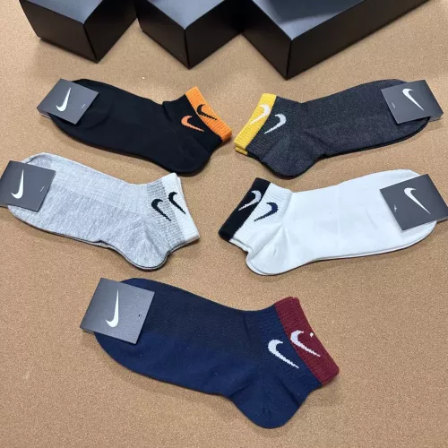 Cheap Nike Socks #1332494 Replica Wholesale [$25.00 USD] [ITEM#1332494] on Replica Nike Socks