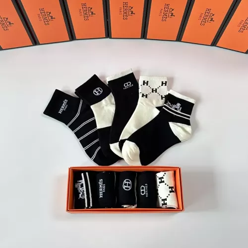 Cheap Hermes Socks #1332498 Replica Wholesale [$27.00 USD] [ITEM#1332498] on Replica Hermes Socks