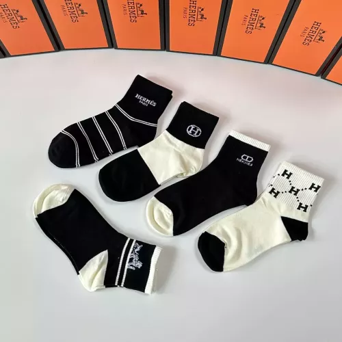 Cheap Hermes Socks #1332498 Replica Wholesale [$27.00 USD] [ITEM#1332498] on Replica Hermes Socks