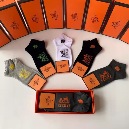 Cheap Hermes Socks #1332499 Replica Wholesale [$27.00 USD] [ITEM#1332499] on Replica Hermes Socks