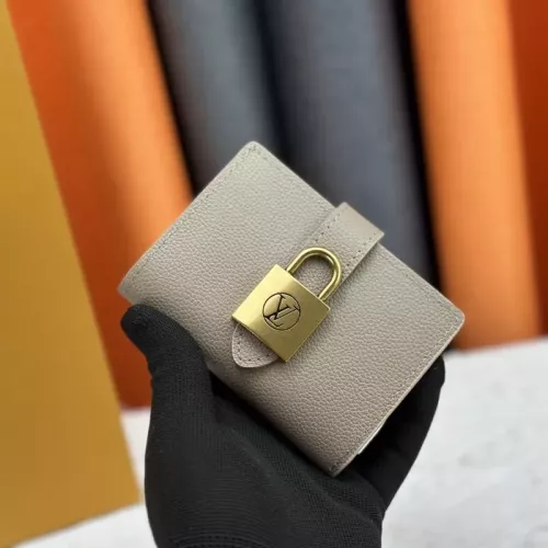 Louis Vuitton LV Card Case #1332870