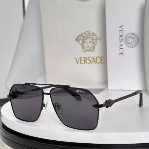 Versace AAA Quality Sunglasses #1334057