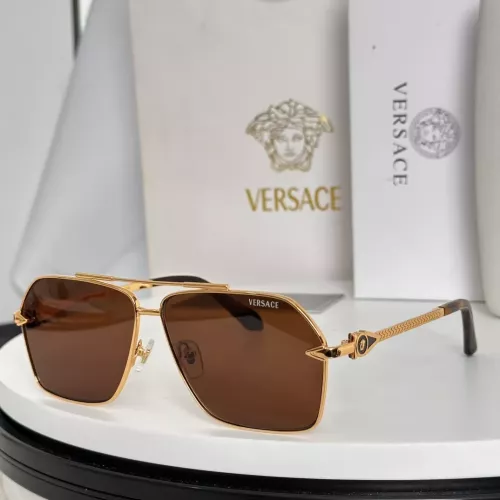 Versace AAA Quality Sunglasses #1334060