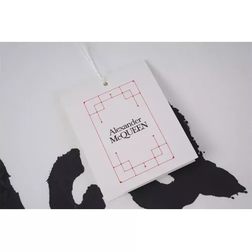 Cheap Alexander McQueen T-shirts Short Sleeved For Unisex #1335677 Replica Wholesale [$34.00 USD] [ITEM#1335677] on Replica Alexander McQueen T-shirts