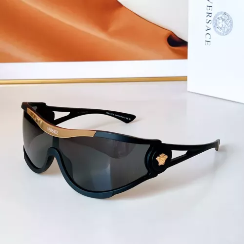 Versace AAA Quality Sunglasses #1336244