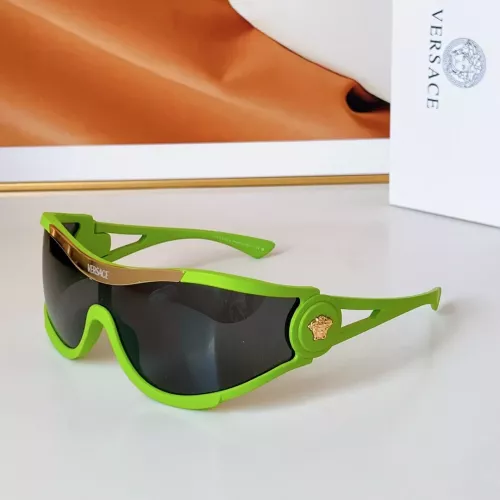 Versace AAA Quality Sunglasses #1336247