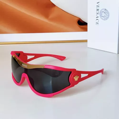 Versace AAA Quality Sunglasses #1336248