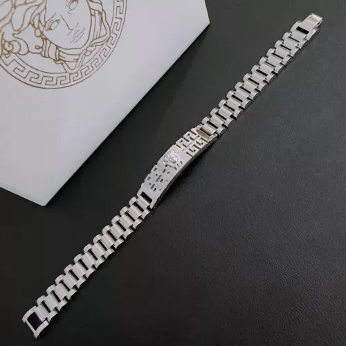 Cheap Versace Bracelets #1336730 Replica Wholesale [$45.00 USD] [ITEM#1336730] on Replica Versace Bracelets