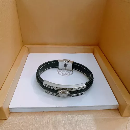 Cheap Versace Bracelets #1336732 Replica Wholesale [$52.00 USD] [ITEM#1336732] on Replica Versace Bracelets