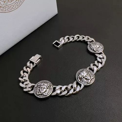 Cheap Versace Bracelets #1336782 Replica Wholesale [$56.00 USD] [ITEM#1336782] on Replica Versace Bracelets