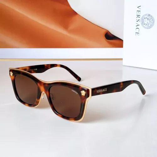 Versace AAA Quality Sunglasses #1336885