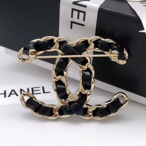 Cheap Chanel Brooches For Women #1336976 Replica Wholesale [$32.00 USD] [ITEM#1336976] on Replica Chanel Brooches
