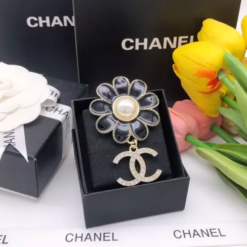 Cheap Chanel Brooches For Women #1337056 Replica Wholesale [$32.00 USD] [ITEM#1337056] on Replica Chanel Brooches
