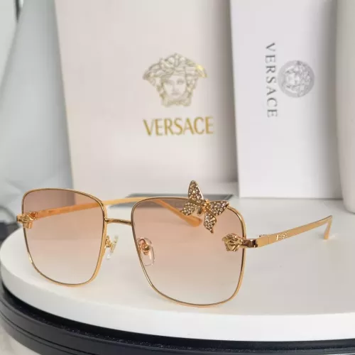 Versace AAA Quality Sunglasses #1337280