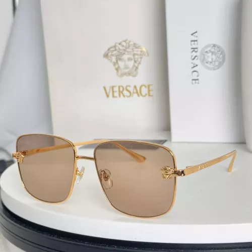Versace AAA Quality Sunglasses #1337281