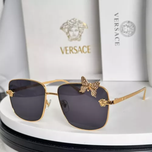 Versace AAA Quality Sunglasses #1337285