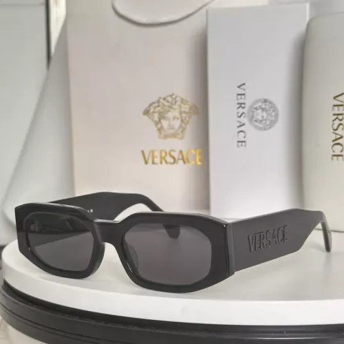 Versace AAA Quality Sunglasses #1337290