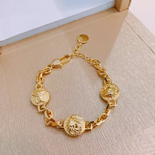 Cheap Versace Bracelets #1337464 Replica Wholesale [$42.00 USD] [ITEM#1337464] on Replica Versace Bracelets