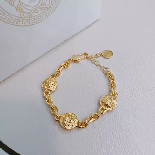 Cheap Versace Bracelets #1337464 Replica Wholesale [$42.00 USD] [ITEM#1337464] on Replica Versace Bracelets