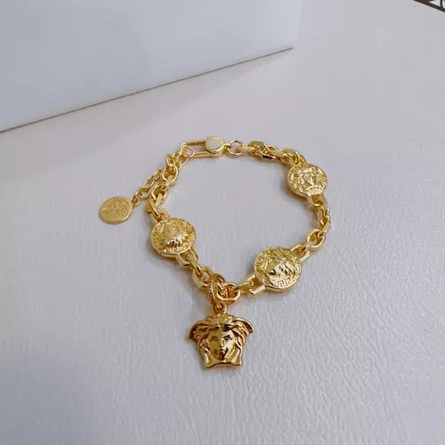 Cheap Versace Bracelets #1337465 Replica Wholesale [$42.00 USD] [ITEM#1337465] on Replica Versace Bracelets