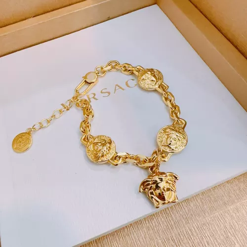 Cheap Versace Bracelets #1337465 Replica Wholesale [$42.00 USD] [ITEM#1337465] on Replica Versace Bracelets
