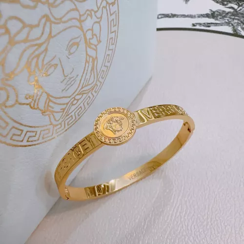 Cheap Versace Bracelets #1337467 Replica Wholesale [$42.00 USD] [ITEM#1337467] on Replica Versace Bracelets