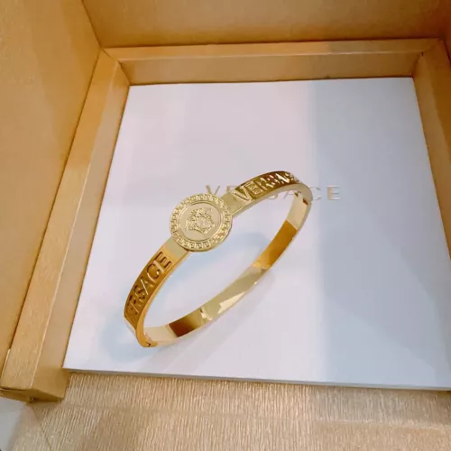 Cheap Versace Bracelets #1337467 Replica Wholesale [$42.00 USD] [ITEM#1337467] on Replica Versace Bracelets