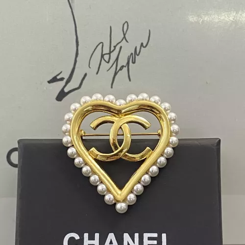 Cheap Chanel Brooches For Women #1337544 Replica Wholesale [$32.00 USD] [ITEM#1337544] on Replica Chanel Brooches