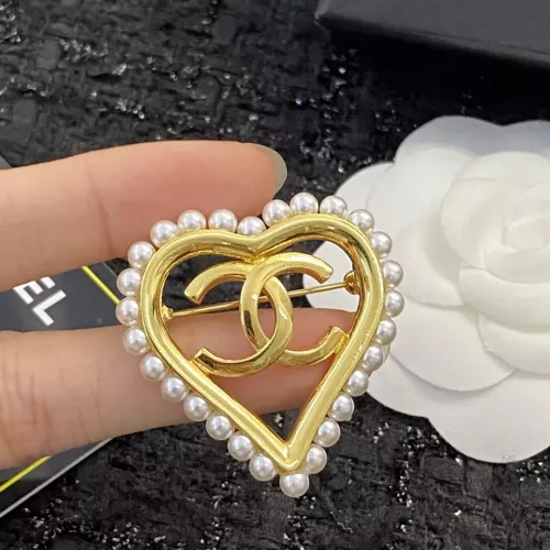 Cheap Chanel Brooches For Women #1337544 Replica Wholesale [$32.00 USD] [ITEM#1337544] on Replica Chanel Brooches