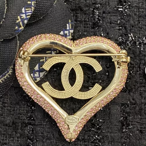 Cheap Chanel Brooches For Women #1337556 Replica Wholesale [$42.00 USD] [ITEM#1337556] on Replica Chanel Brooches