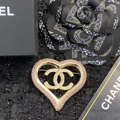 Cheap Chanel Brooches For Women #1337556 Replica Wholesale [$42.00 USD] [ITEM#1337556] on Replica Chanel Brooches