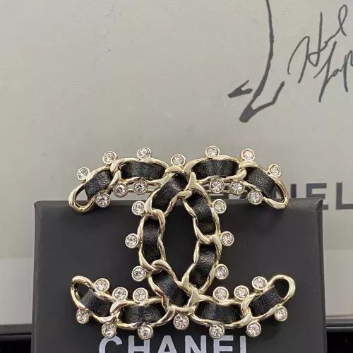 Cheap Chanel Brooches For Women #1337567 Replica Wholesale [$34.00 USD] [ITEM#1337567] on Replica Chanel Brooches