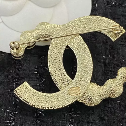 Cheap Chanel Brooches For Women #1337568 Replica Wholesale [$36.00 USD] [ITEM#1337568] on Replica Chanel Brooches