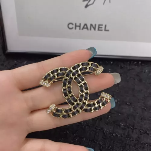 Cheap Chanel Brooches For Women #1337570 Replica Wholesale [$36.00 USD] [ITEM#1337570] on Replica Chanel Brooches
