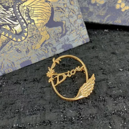 Cheap Christian Dior Brooches For Women #1337571 Replica Wholesale [$29.00 USD] [ITEM#1337571] on Replica Christian Dior Brooches