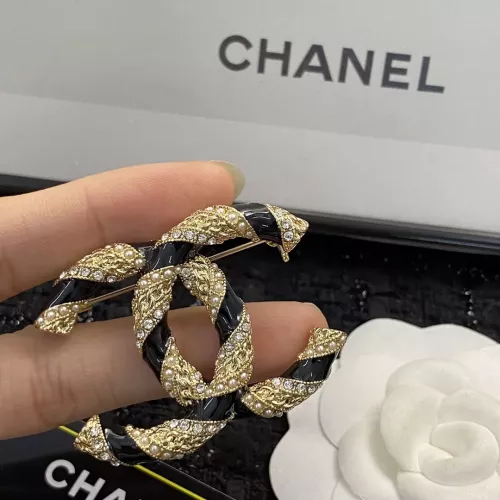 Cheap Chanel Brooches For Women #1337629 Replica Wholesale [$38.00 USD] [ITEM#1337629] on Replica Chanel Brooches