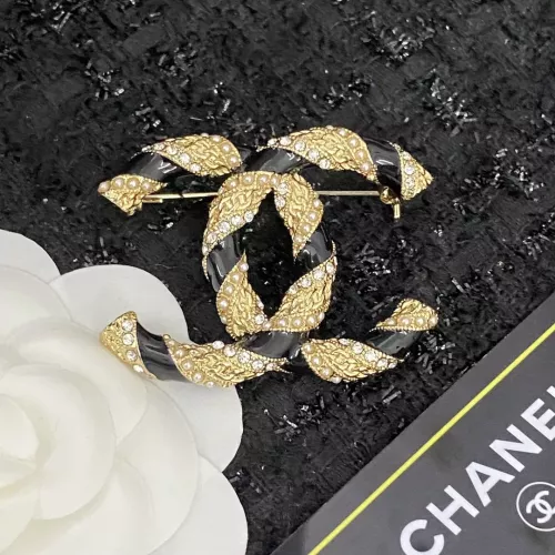 Cheap Chanel Brooches For Women #1337629 Replica Wholesale [$38.00 USD] [ITEM#1337629] on Replica Chanel Brooches