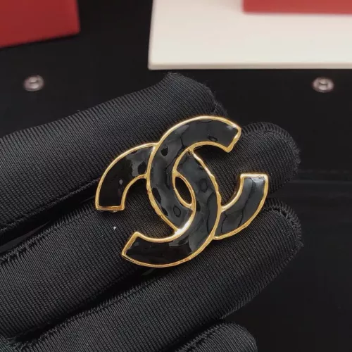 Cheap Chanel Brooches For Women #1337691 Replica Wholesale [$27.00 USD] [ITEM#1337691] on Replica Chanel Brooches
