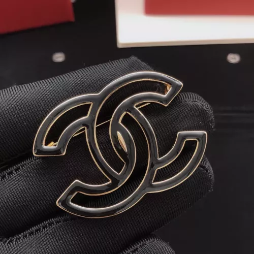 Cheap Chanel Brooches For Women #1337694 Replica Wholesale [$27.00 USD] [ITEM#1337694] on Replica Chanel Brooches