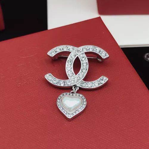 Cheap Chanel Brooches For Women #1337695 Replica Wholesale [$29.00 USD] [ITEM#1337695] on Replica Chanel Brooches