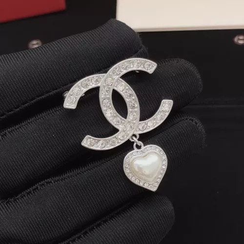 Cheap Chanel Brooches For Women #1337695 Replica Wholesale [$29.00 USD] [ITEM#1337695] on Replica Chanel Brooches